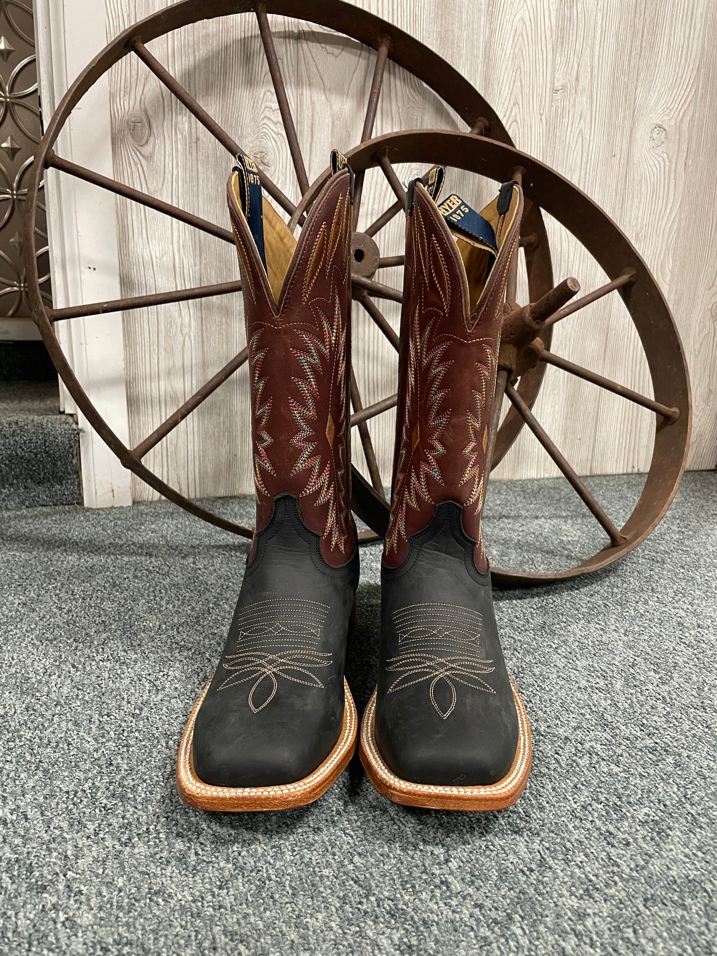 Cherryvale Hyer Boots - Size 9