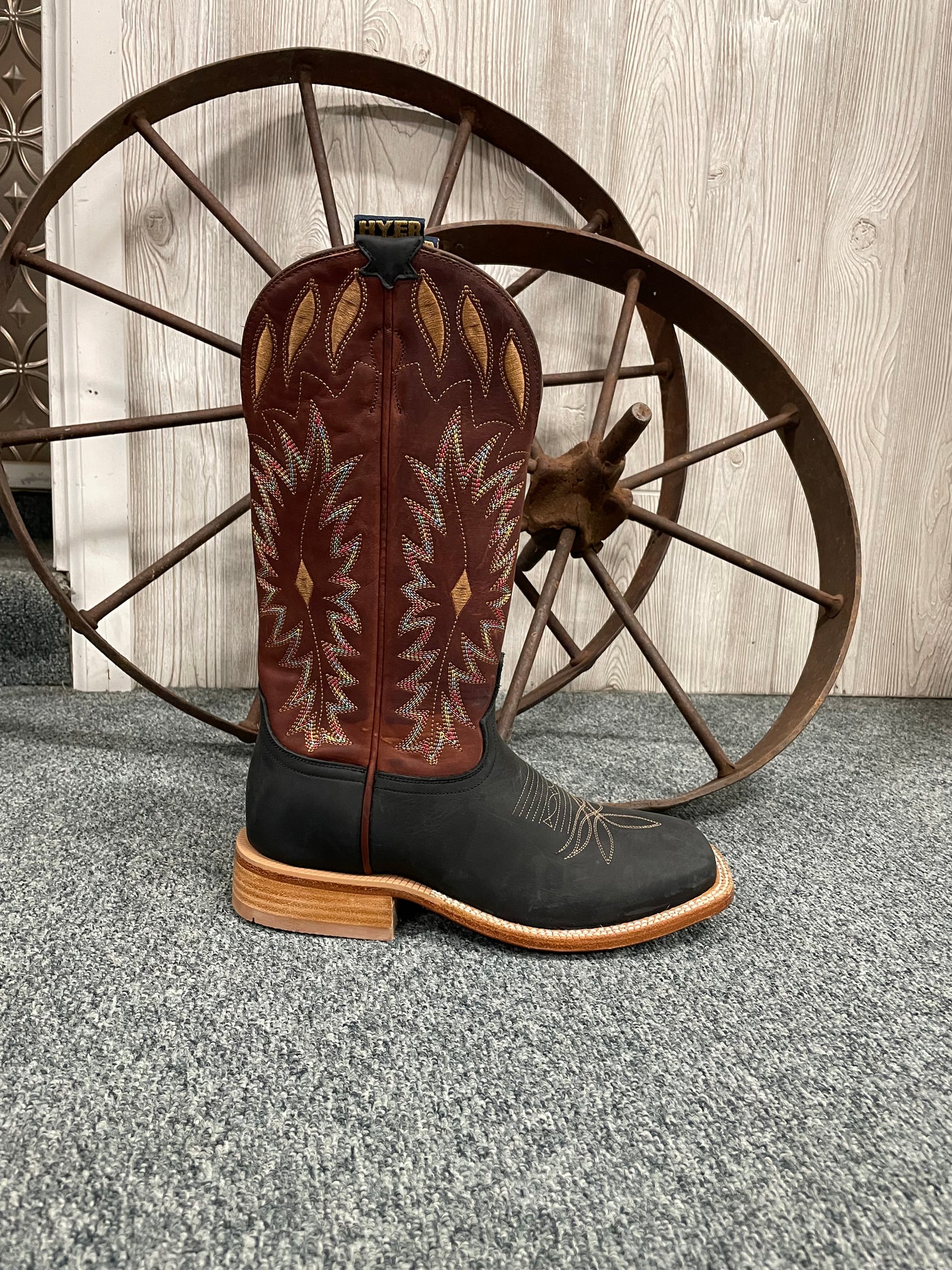 Cherryvale Hyer Boots - Size 9